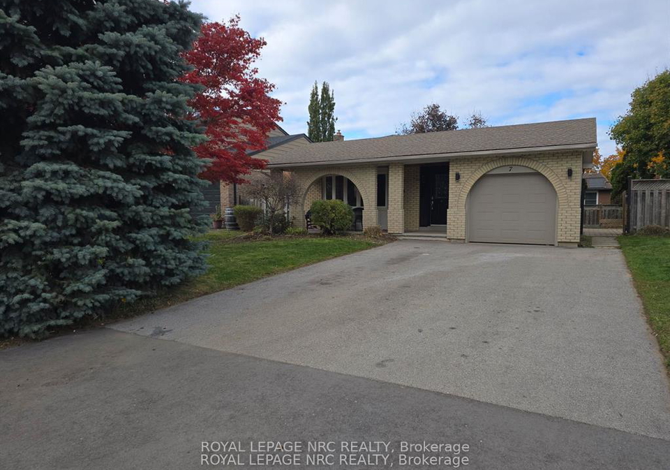 7-blue-spruce-court-st-catharines-ontario-x13788914