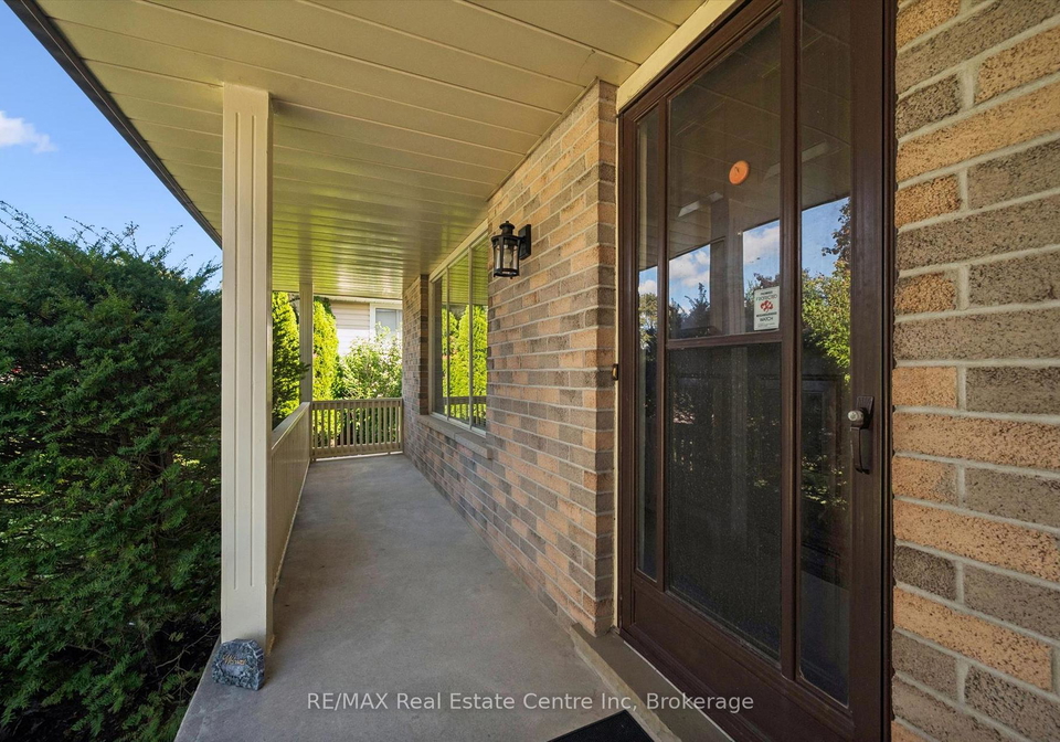 7-countryside-crescent-kitchener-ontario-x13790260