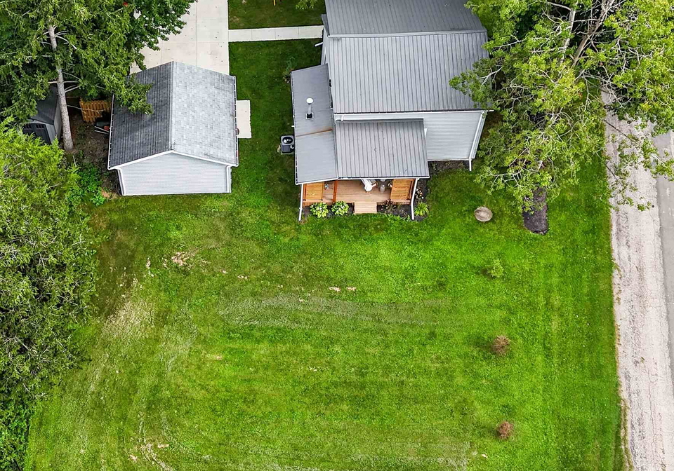 35620-fingal-line-southwold-ontario-x13790502
