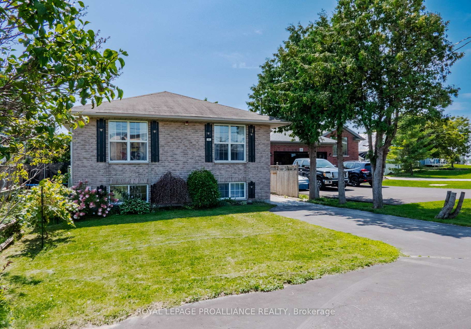11-carrying-place-road-quinte-west-ontario-x13790586