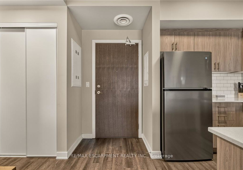 16-markle-crescent-hamilton-ontario-x13790624