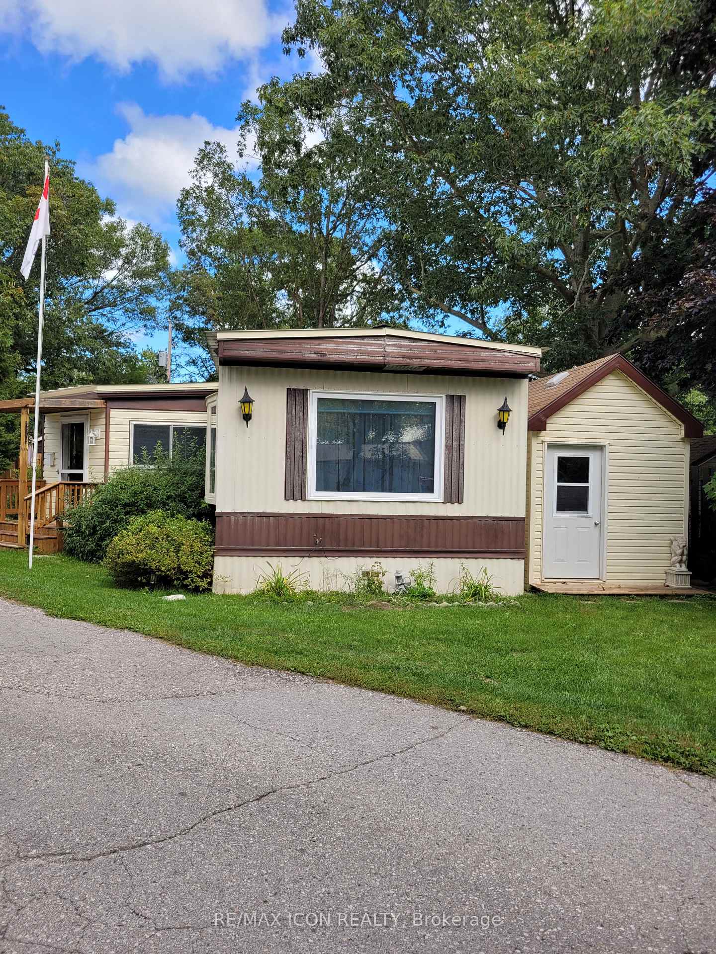 9839-lakeshore-road-lambton-shores-ontario-x13790798
