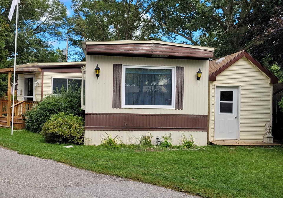 9839-lakeshore-road-lambton-shores-ontario-x13790798