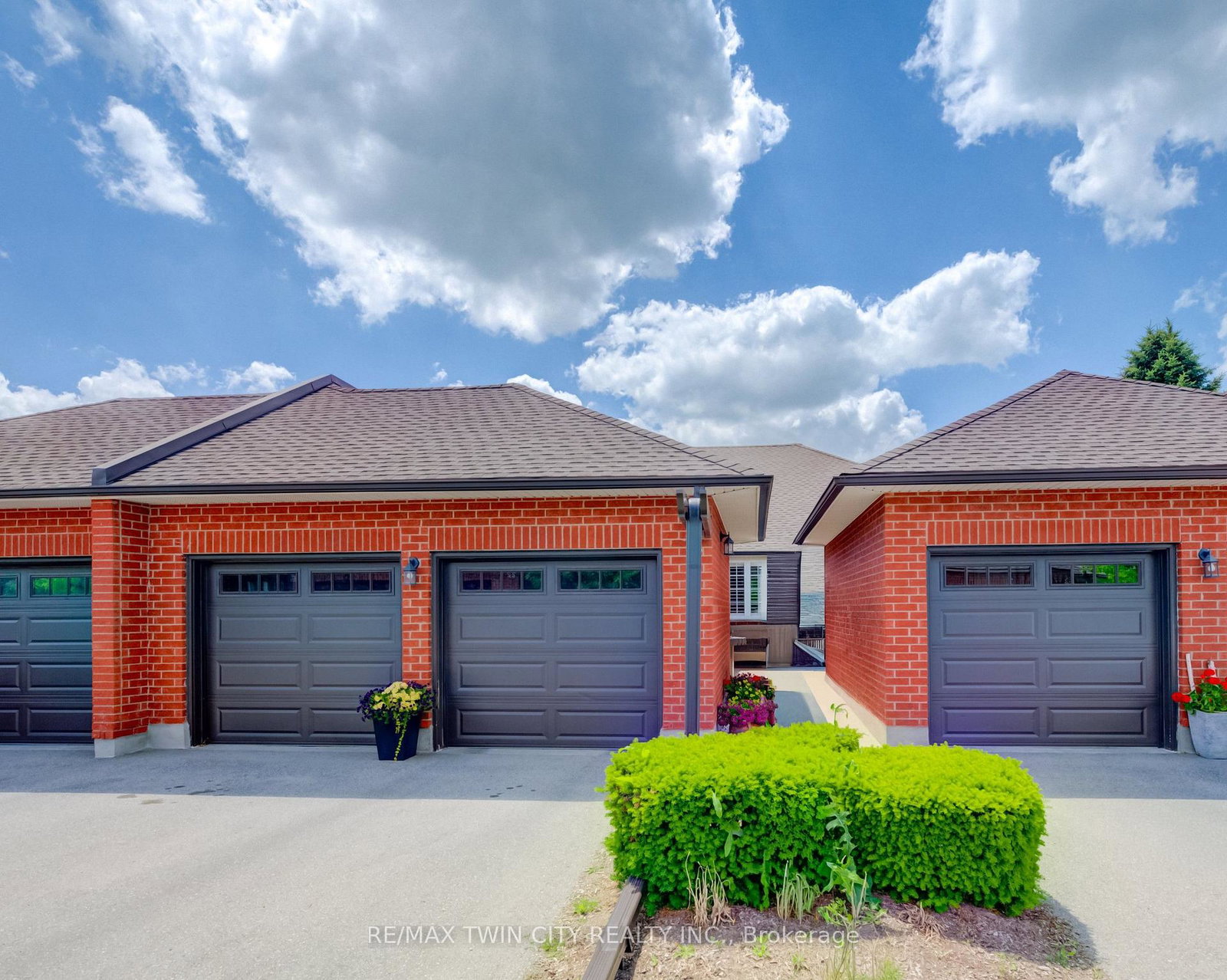 10-isherwood-avenue-cambridge-ontario-x13790882