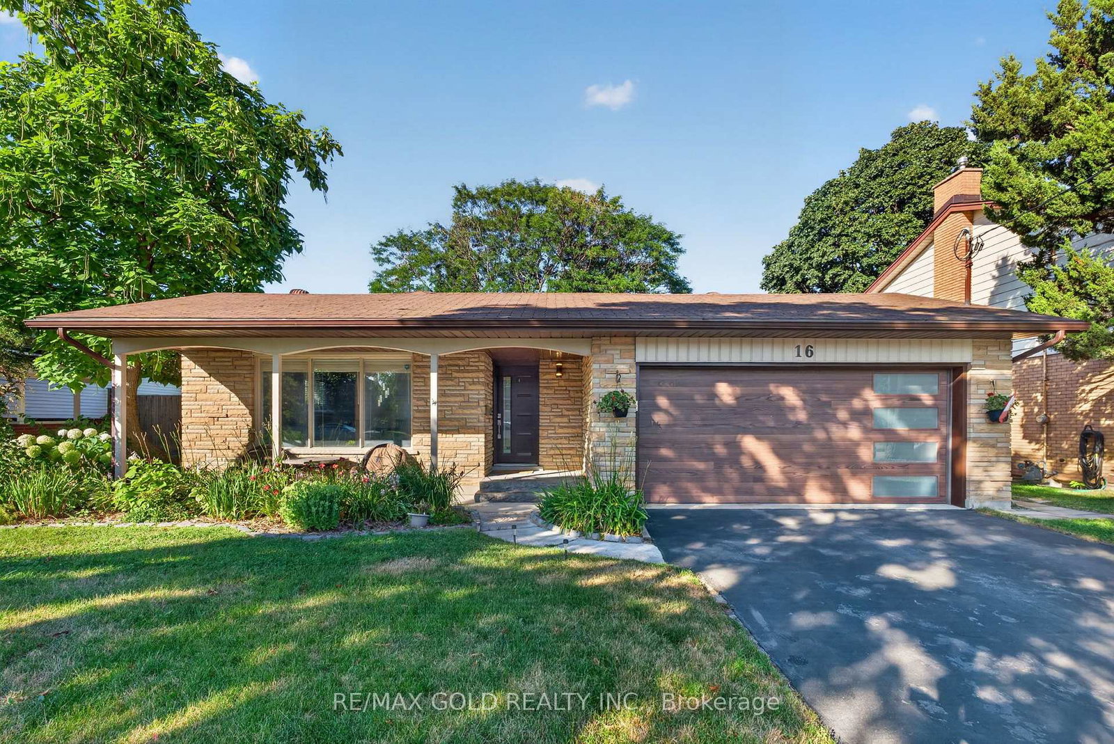 16-monterey-road-kitchener-ontario-x13790922