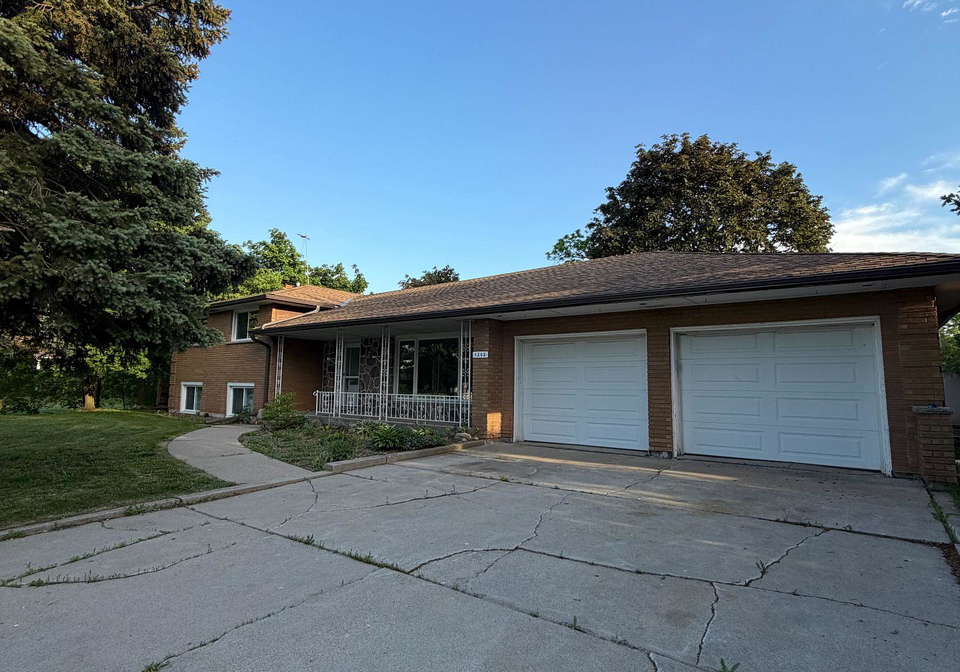 1202-barton-street-hamilton-ontario-x13791212