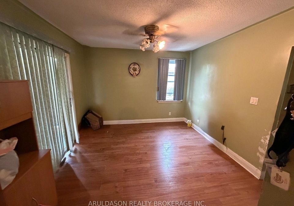 457-montcalm-avenue-sarnia-ontario-x13791700
