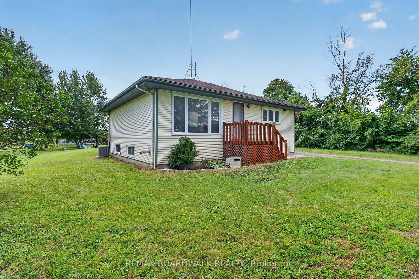 14310-concession-11-12-road-north-stormont-ontario-x13792178