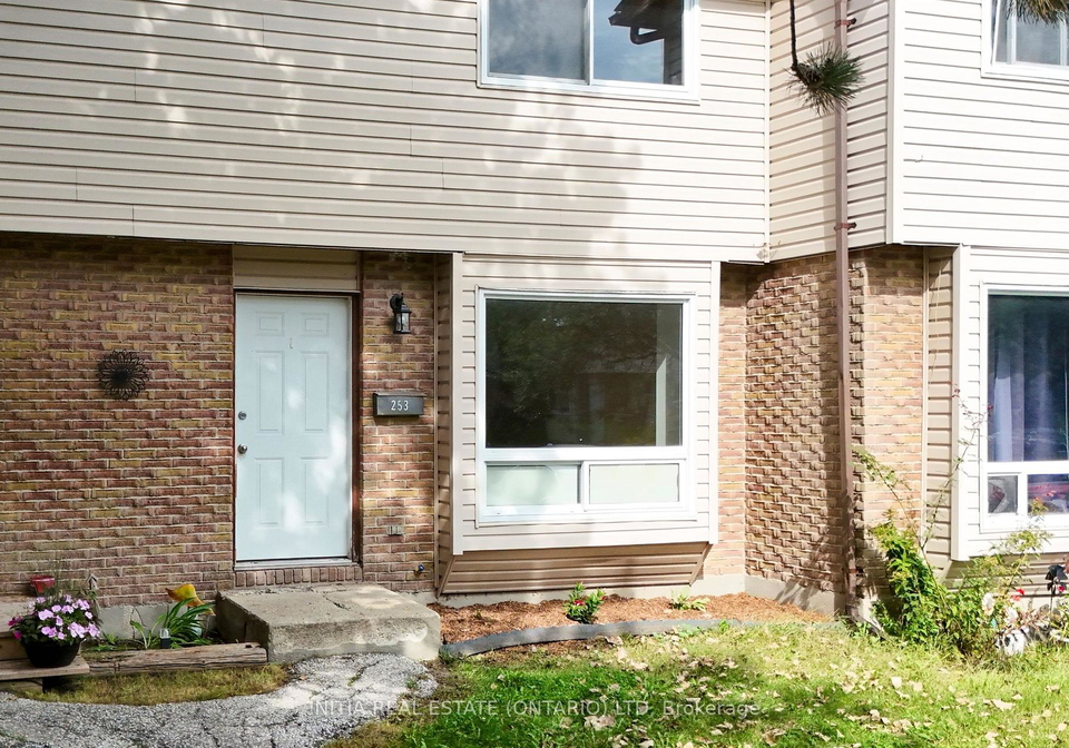 253-hampton-avenue-sarnia-ontario-x13792376