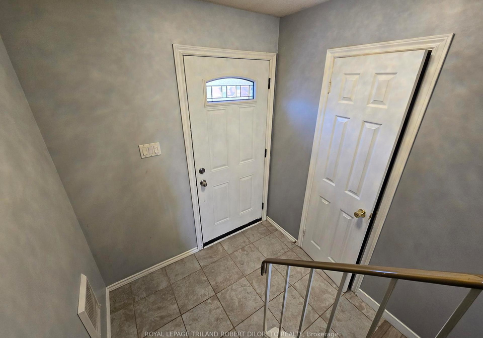 1330-jalna-boulevard-london-south-ontario-x13793010