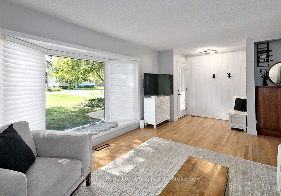 32-napier-street-e-blue-mountains-ontario-x13793150
