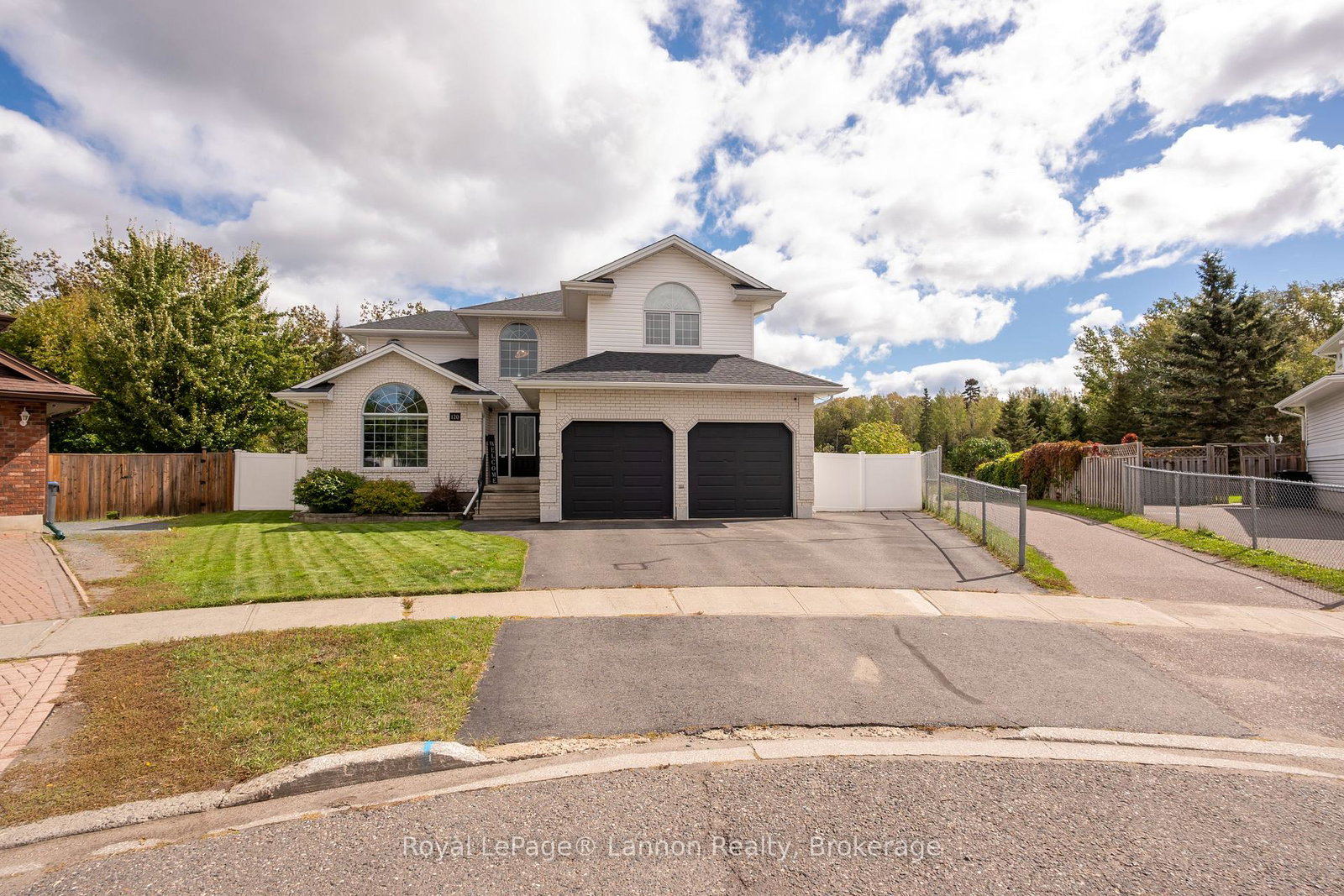120-light-court-thunder-bay-ontario-x13793170