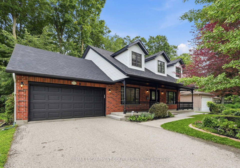 292-thorncrest-drive-waterloo-ontario-x13793400
