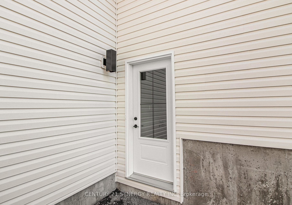 60-helen-street-north-stormont-ontario-x13793580