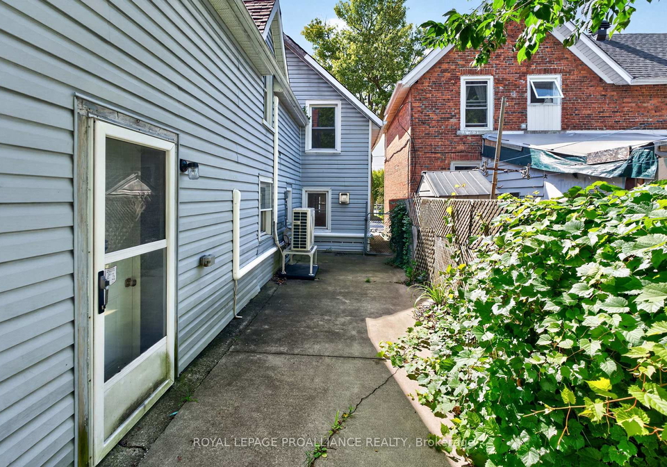 79-wall-street-brockville-ontario-x13793606