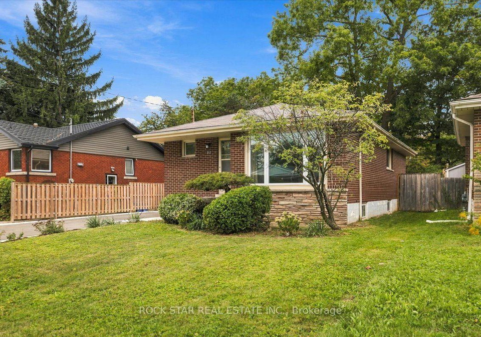 212-west-33rd-street-hamilton-ontario-x13793672