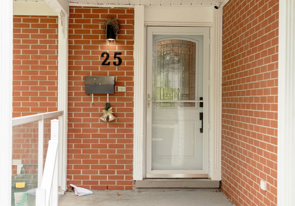 25-thornridge-crescent-kitchener-ontario-x13794290
