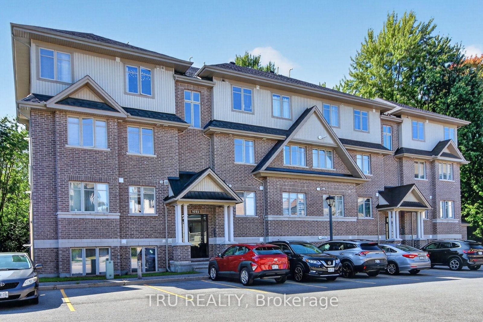 1032-beryl-private-ottawa-ontario-x13795224