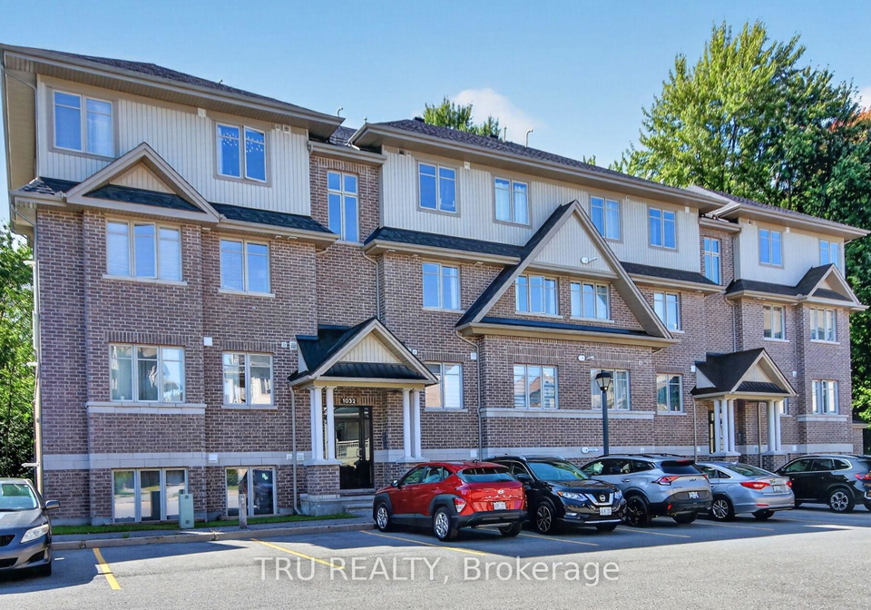 1032-beryl-private-ottawa-ontario-x13795224
