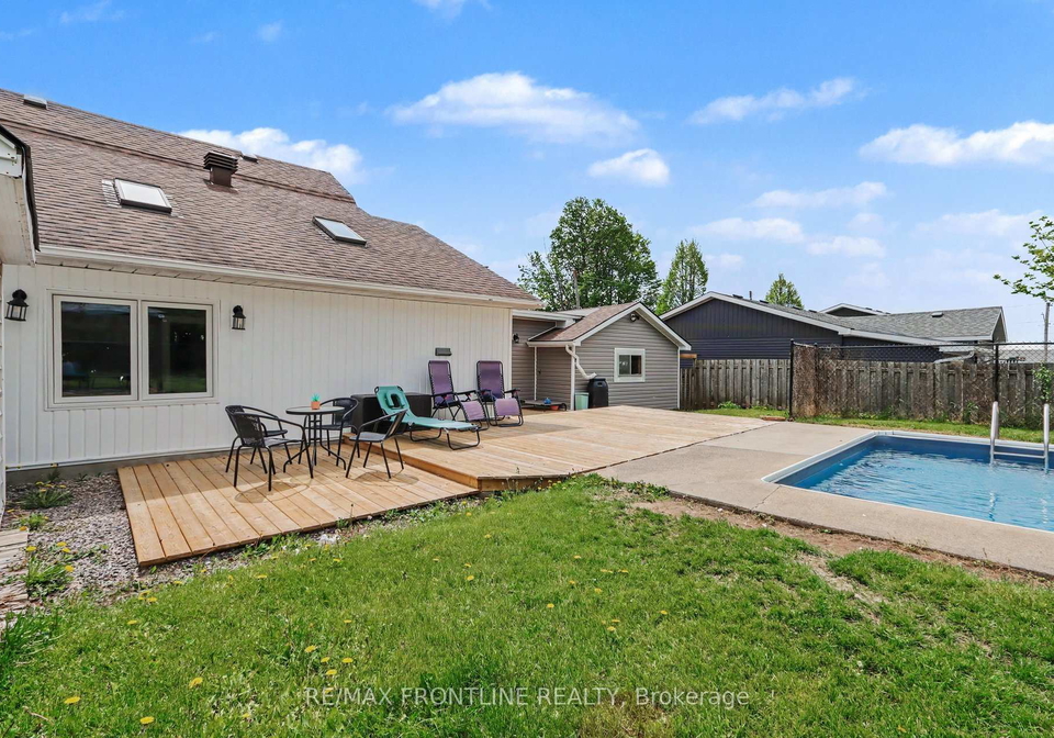 12-fifth-street-smiths-falls-ontario-x13795386
