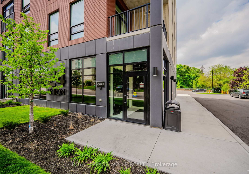 24-union-street-e-waterloo-ontario-x13795394