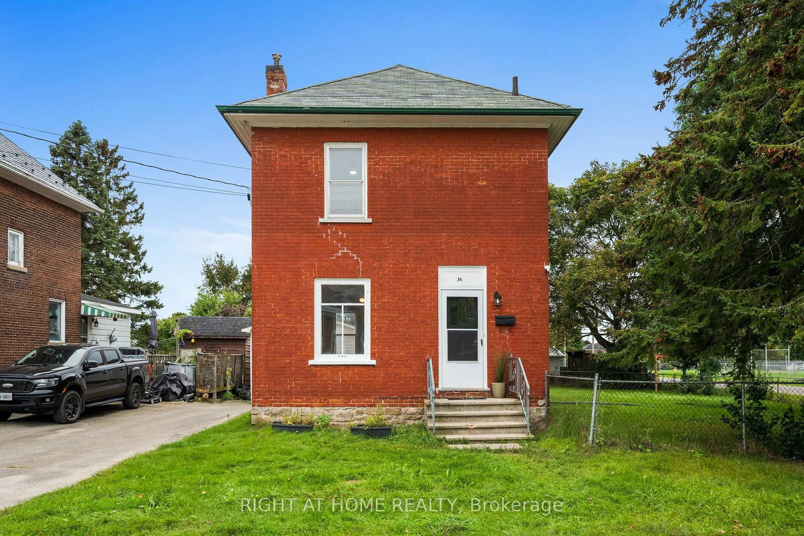 36-empress-avenue-smiths-falls-ontario-x13795676
