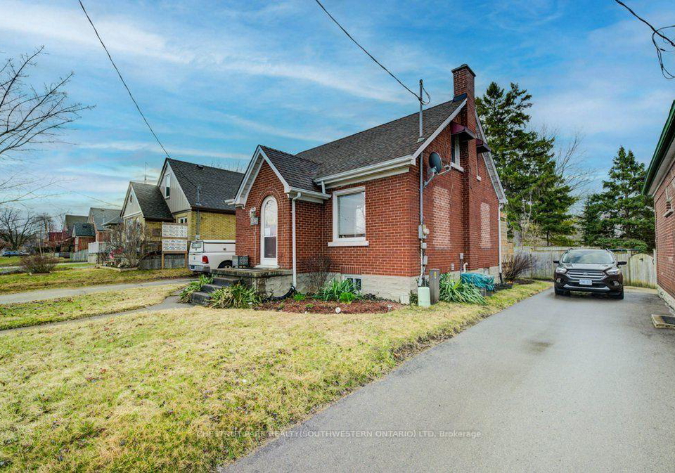 135-stirling-avenue-kitchener-ontario-x13795726