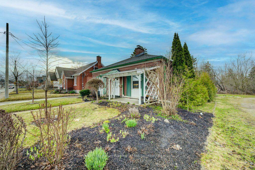 139-stirling-avenue-kitchener-ontario-x13795914
