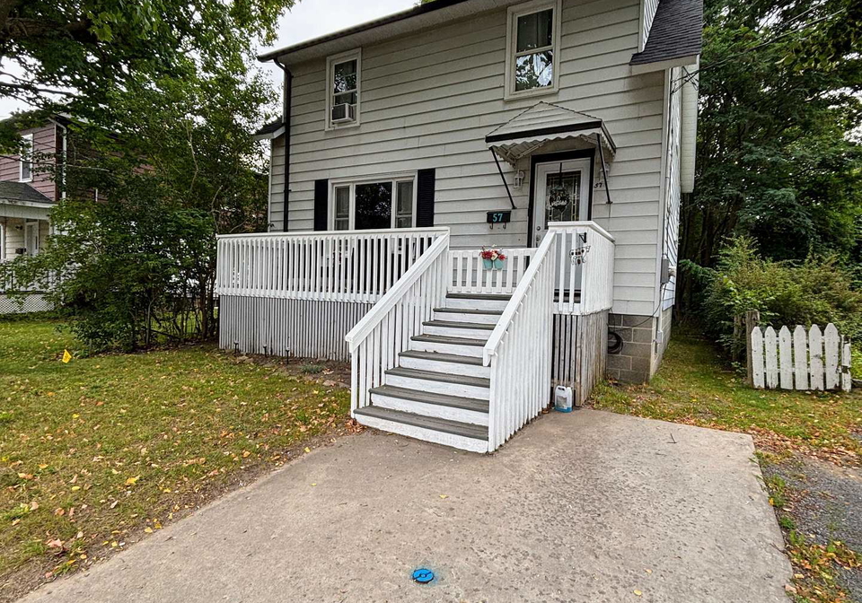 57-aberdeen-avenue-smiths-falls-ontario-x13796018