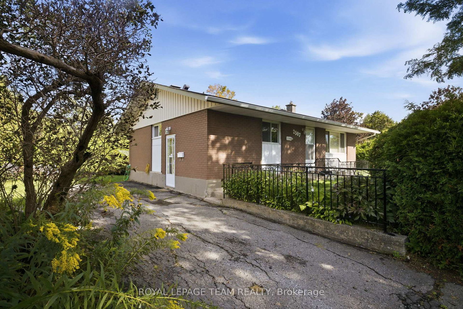 2587-roman-avenue-ottawa-ontario-x13796086