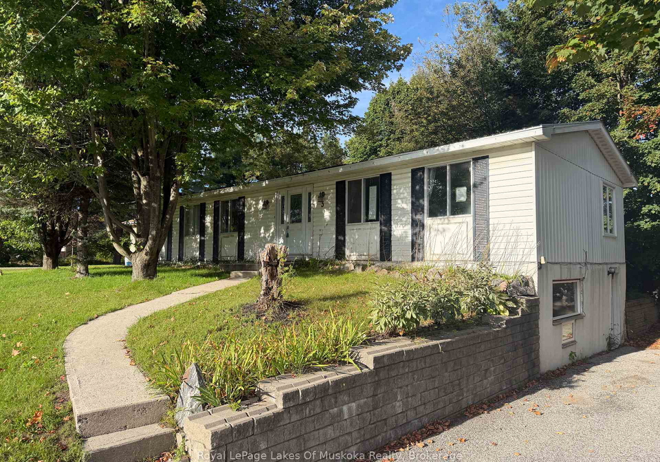 3-wellington-street-bracebridge-ontario-x13796168