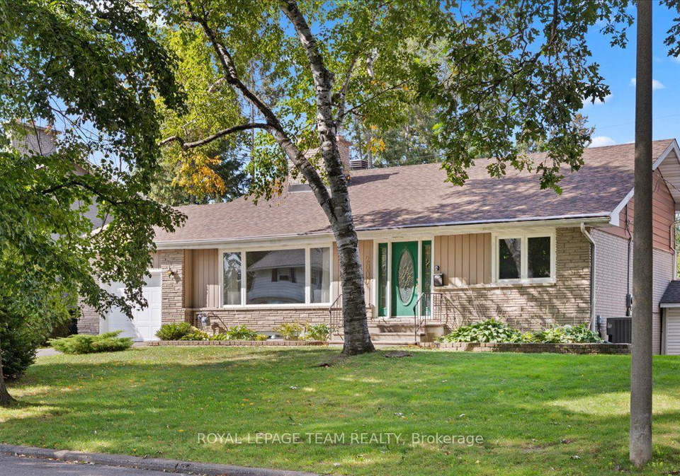 2000-norway-crescent-ottawa-ontario-x13796404