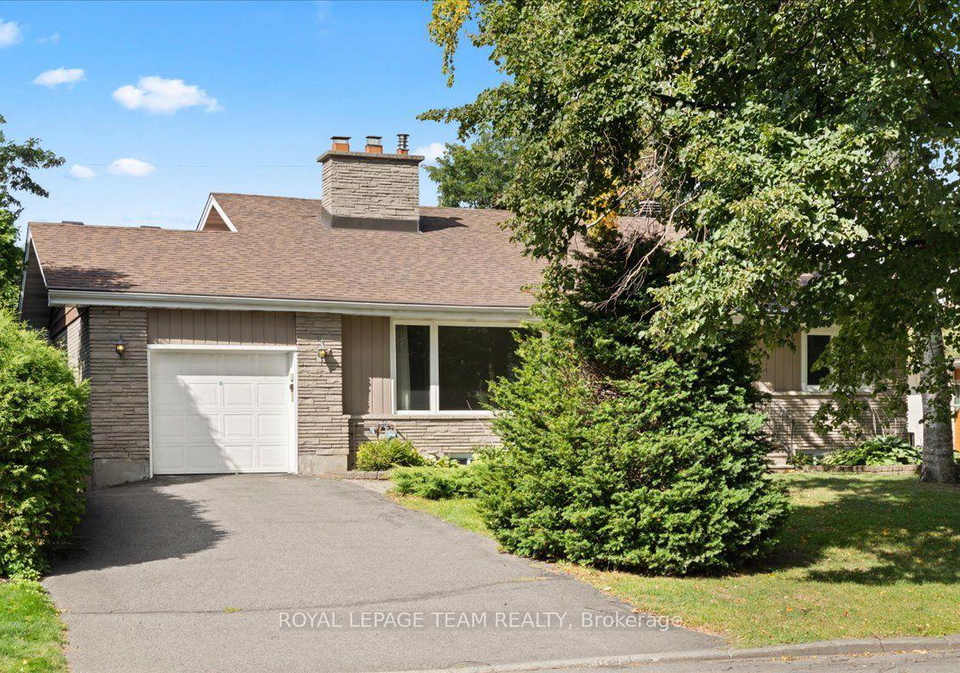 2000-norway-crescent-ottawa-ontario-x13796404