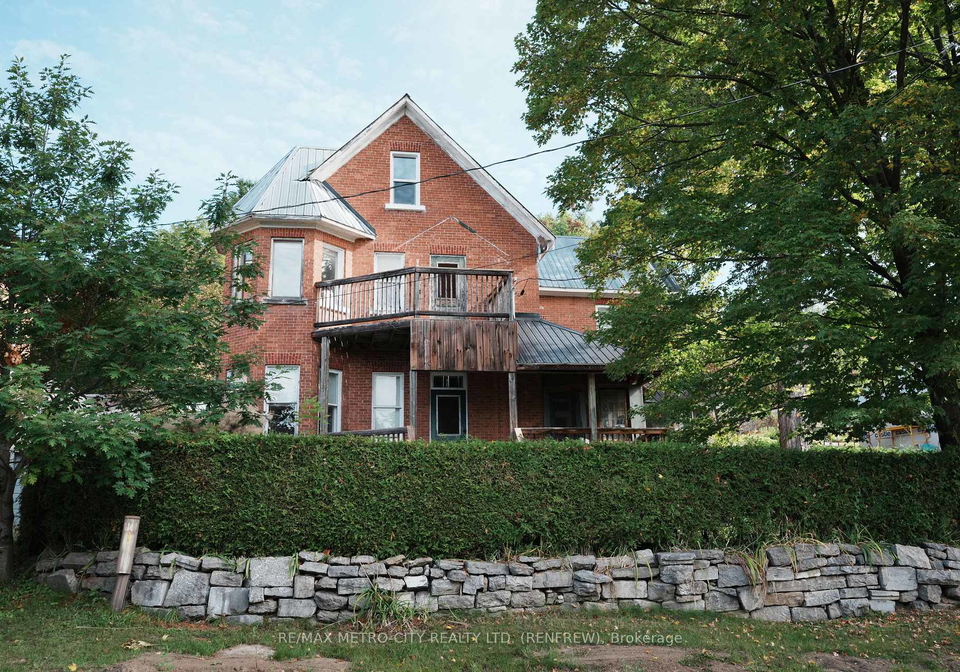 193-oak-street-bonnechere-valley-ontario-x13796536