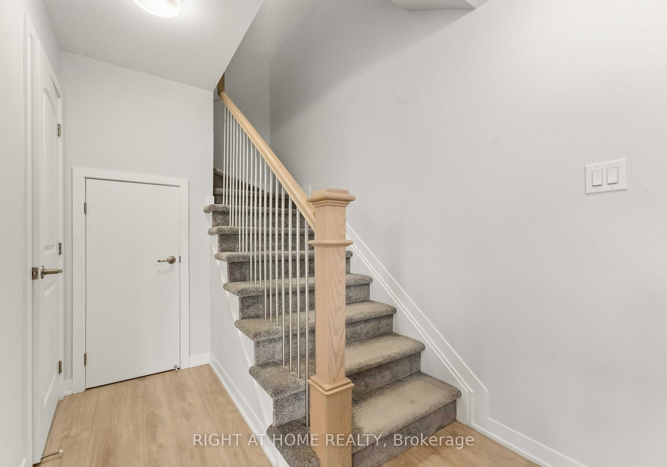 206-parnian-private-ottawa-ontario-x13796860