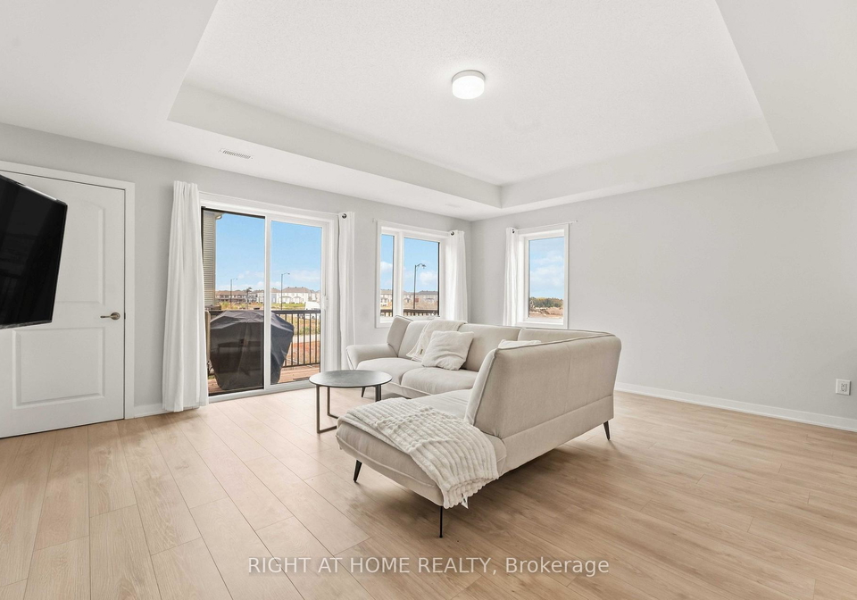 206-parnian-private-ottawa-ontario-x13796860
