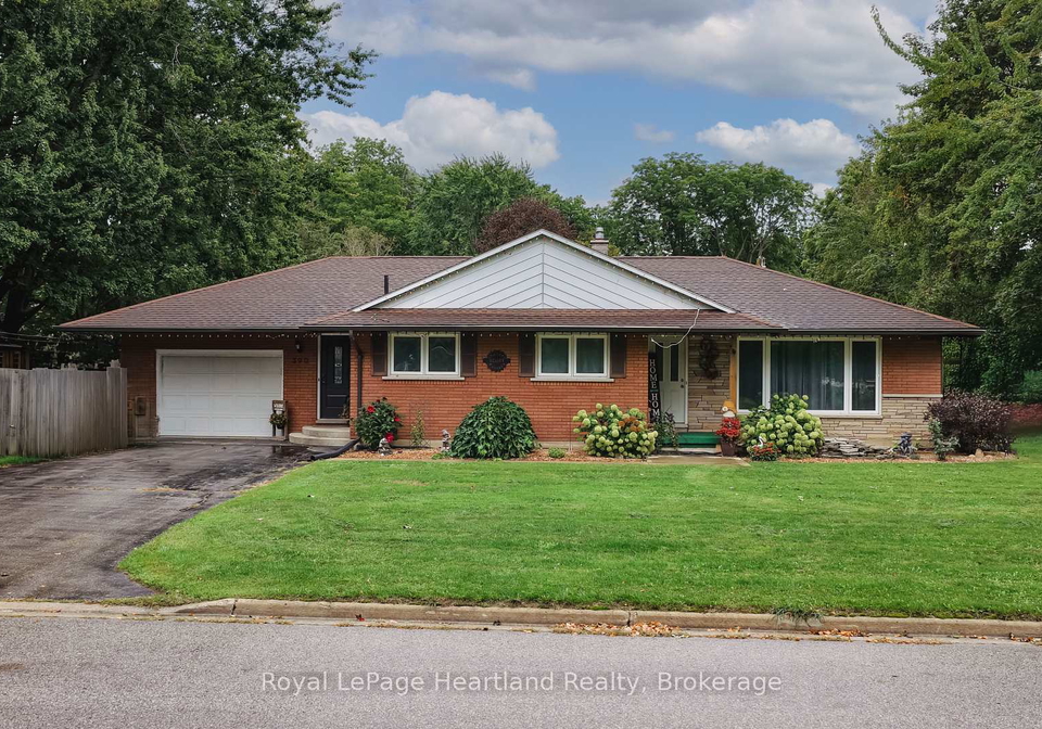 390-morris-street-north-huron-ontario-x13797342