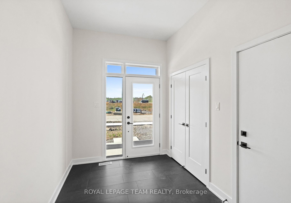 1031-moore-street-brockville-ontario-x13797512