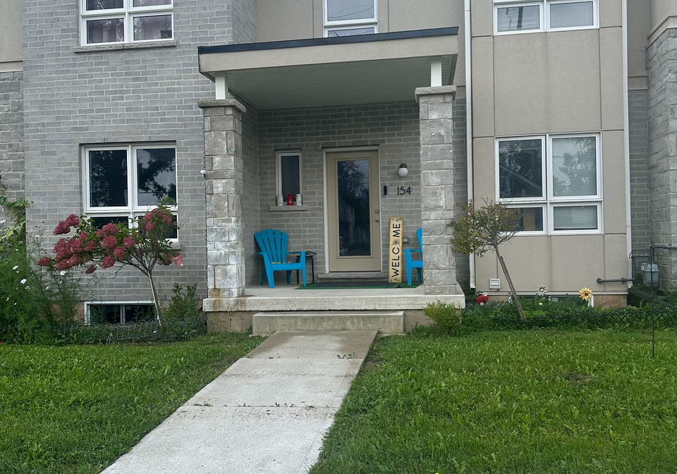 154-broadway-lane-welland-ontario-x13797552