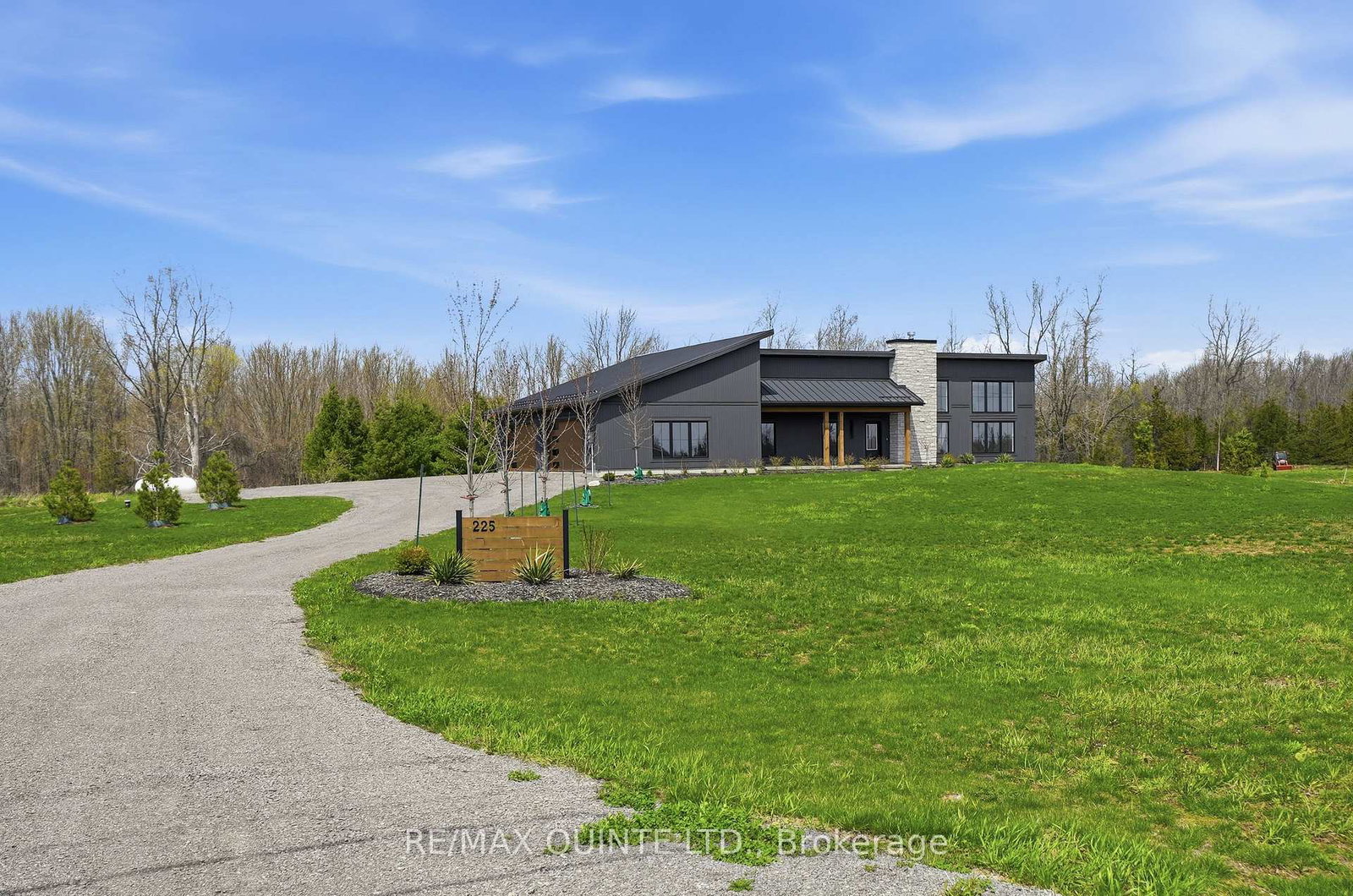 225-mitchells-crossroad-prince-edward-county-ontario-x13797804