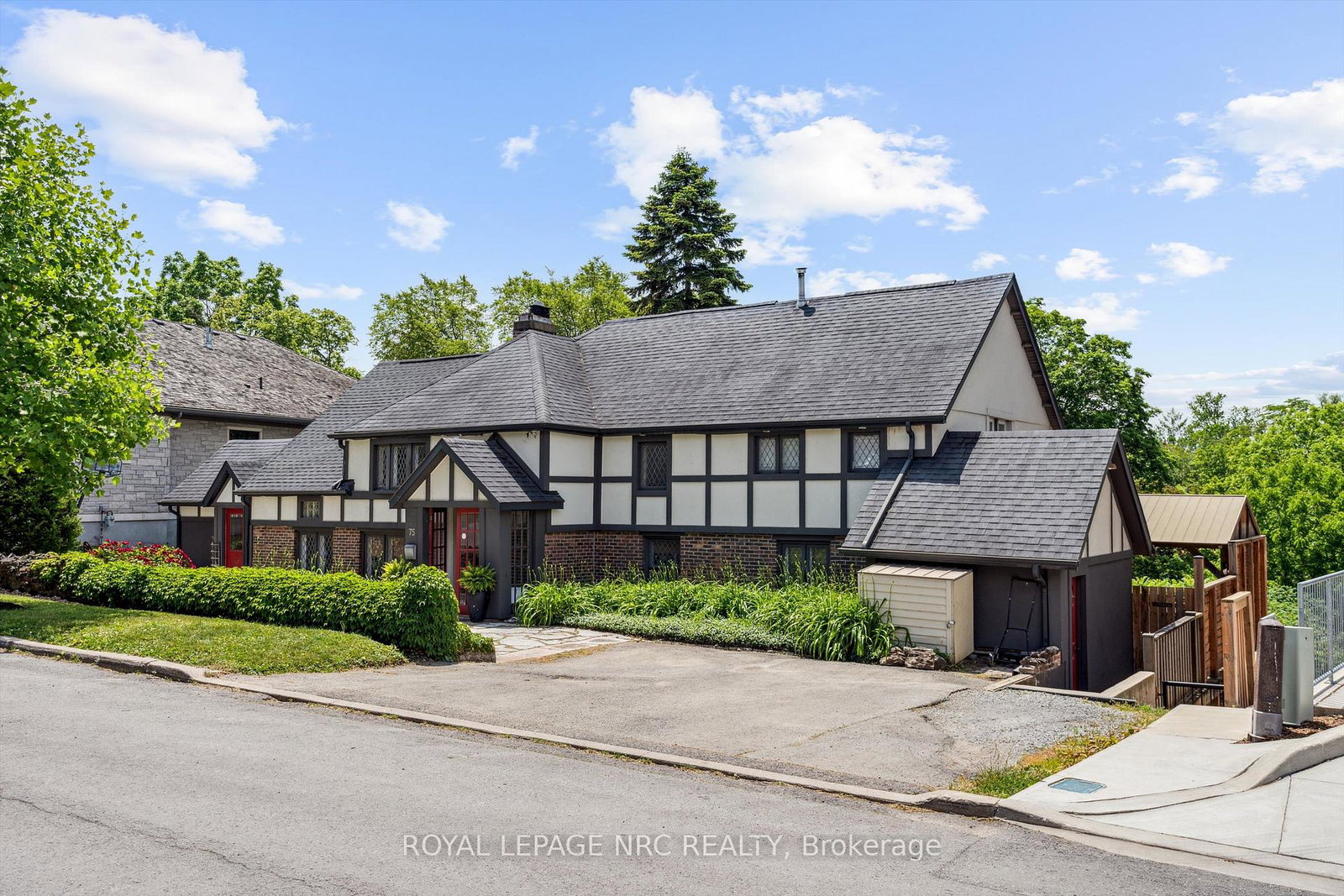 75-yates-street-st-catharines-ontario-x13798144