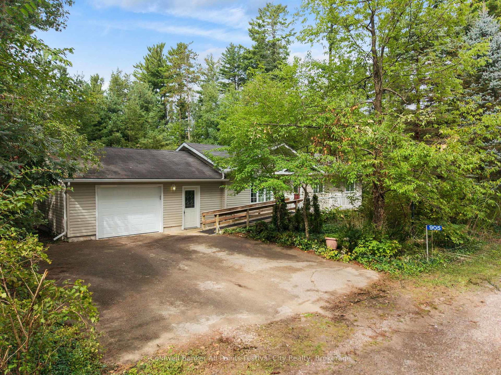 905-white-cedar-drive-central-huron-ontario-x13798196