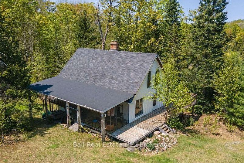 117-fire-route-396-route-trent-lakes-ontario-x13798288