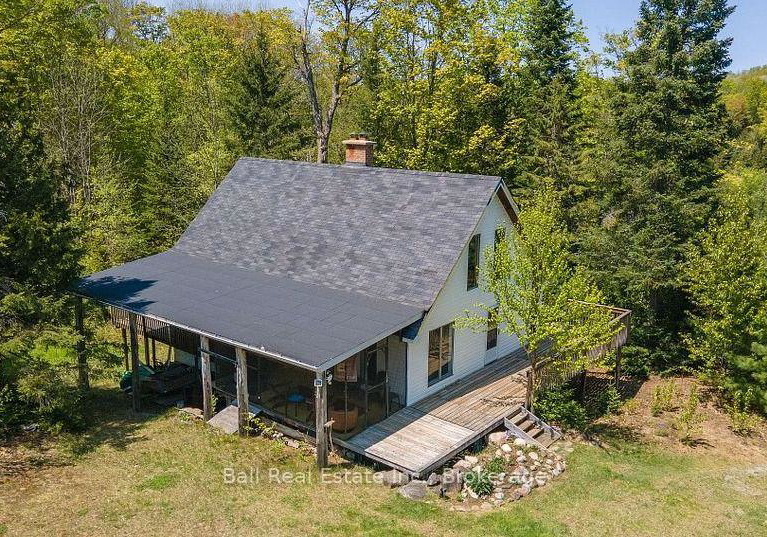 117-fire-route-396-route-trent-lakes-ontario-x13798288