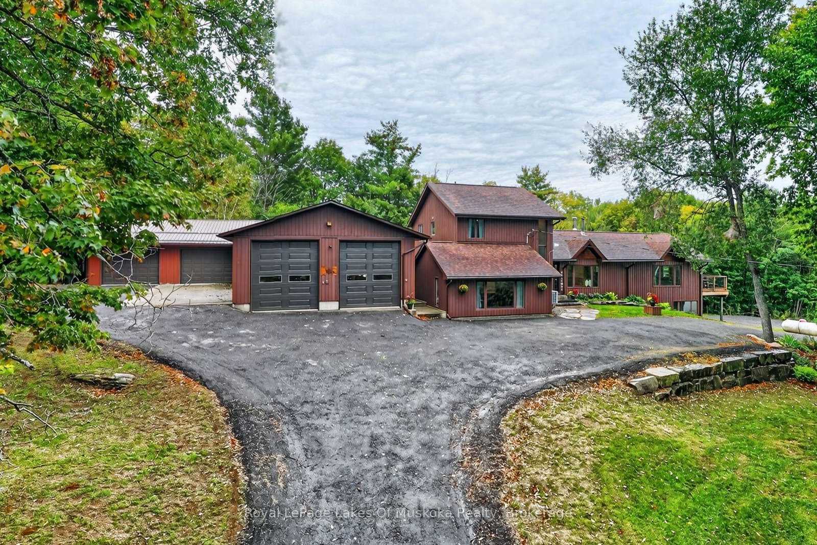 1020-east-walker-lake-drive-lake-of-bays-ontario-x13798294