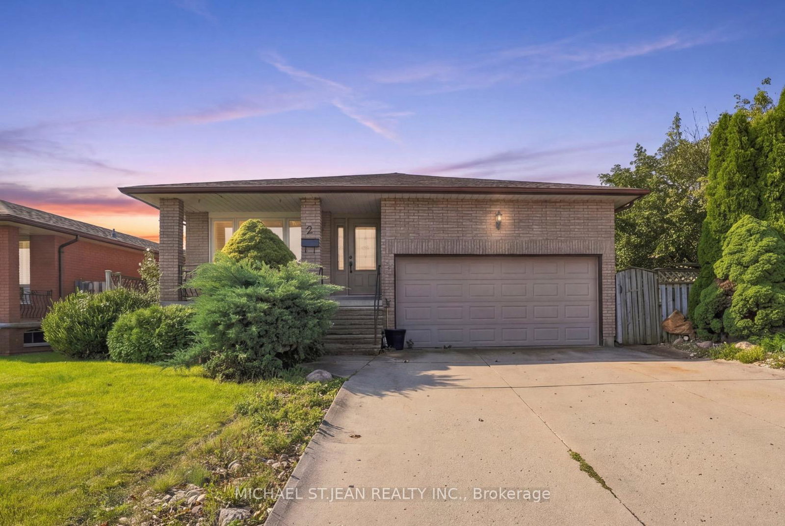 2-hearthside-crescent-hamilton-ontario-x13798976