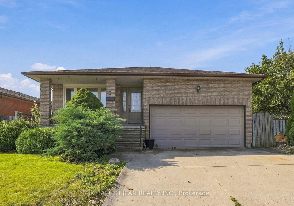 2-hearthside-crescent-hamilton-ontario-x13798976