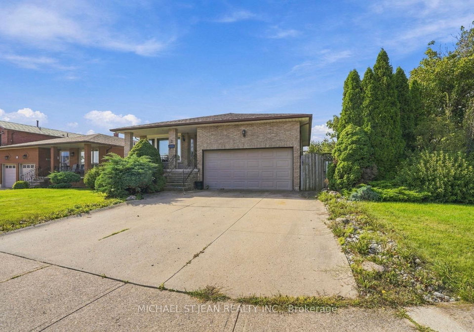2-hearthside-crescent-hamilton-ontario-x13798976