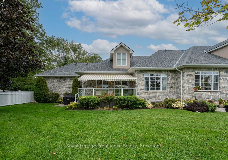 20-gracefield-lane-belleville-ontario-x13800184