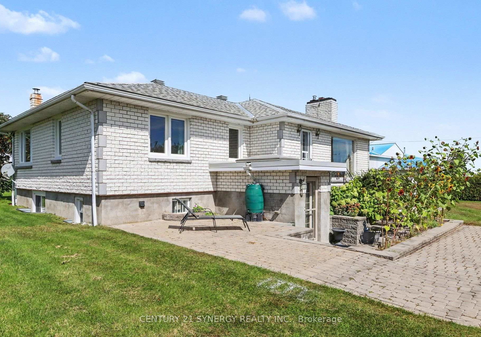 2452-colonial-road-ottawa-ontario-x13800222